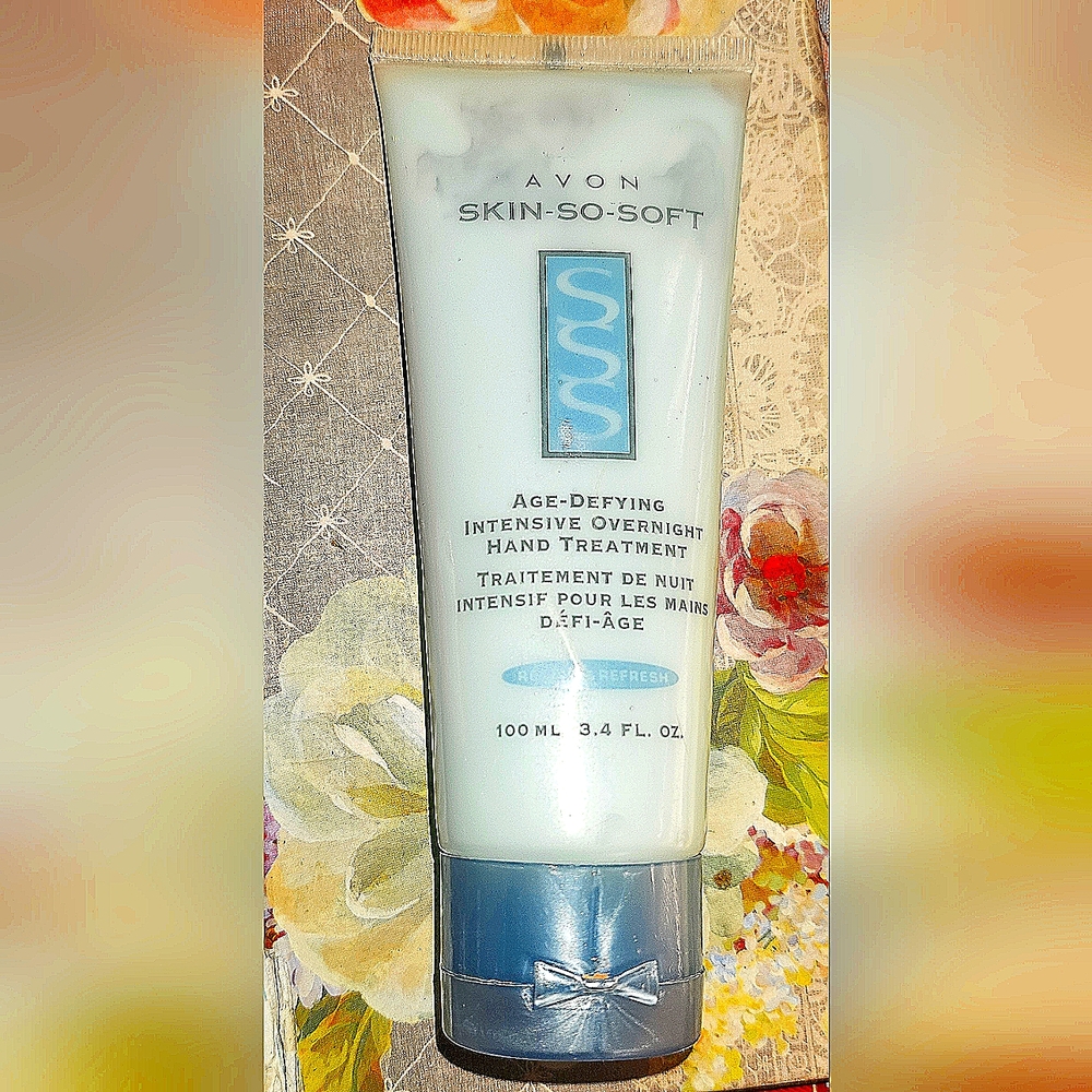 Avon Skin So Soft Age-Defying Intensive OverNight-         Hand Treatment